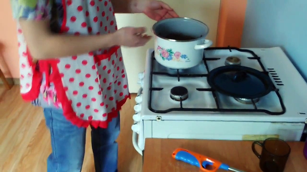 How to make a chocolate liqueur