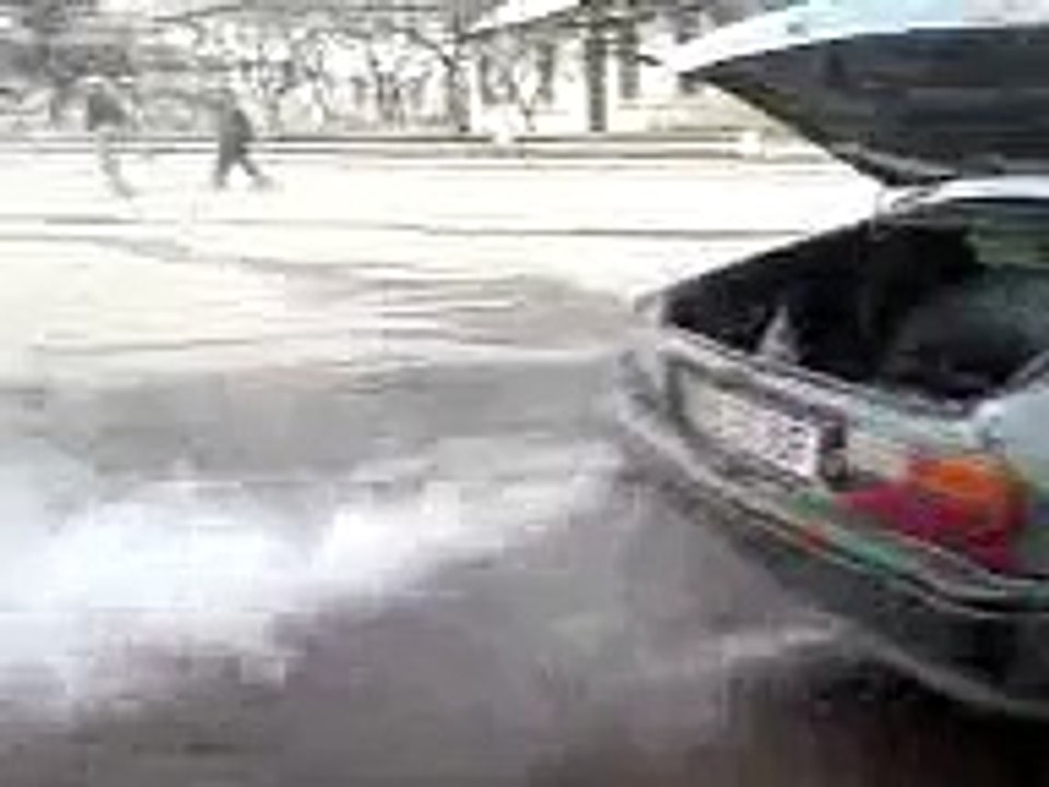 Cea mai nervoasa dacie din Ramnicu Valcea.3GP