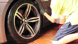 Cleaning the wheels on a BMW M6