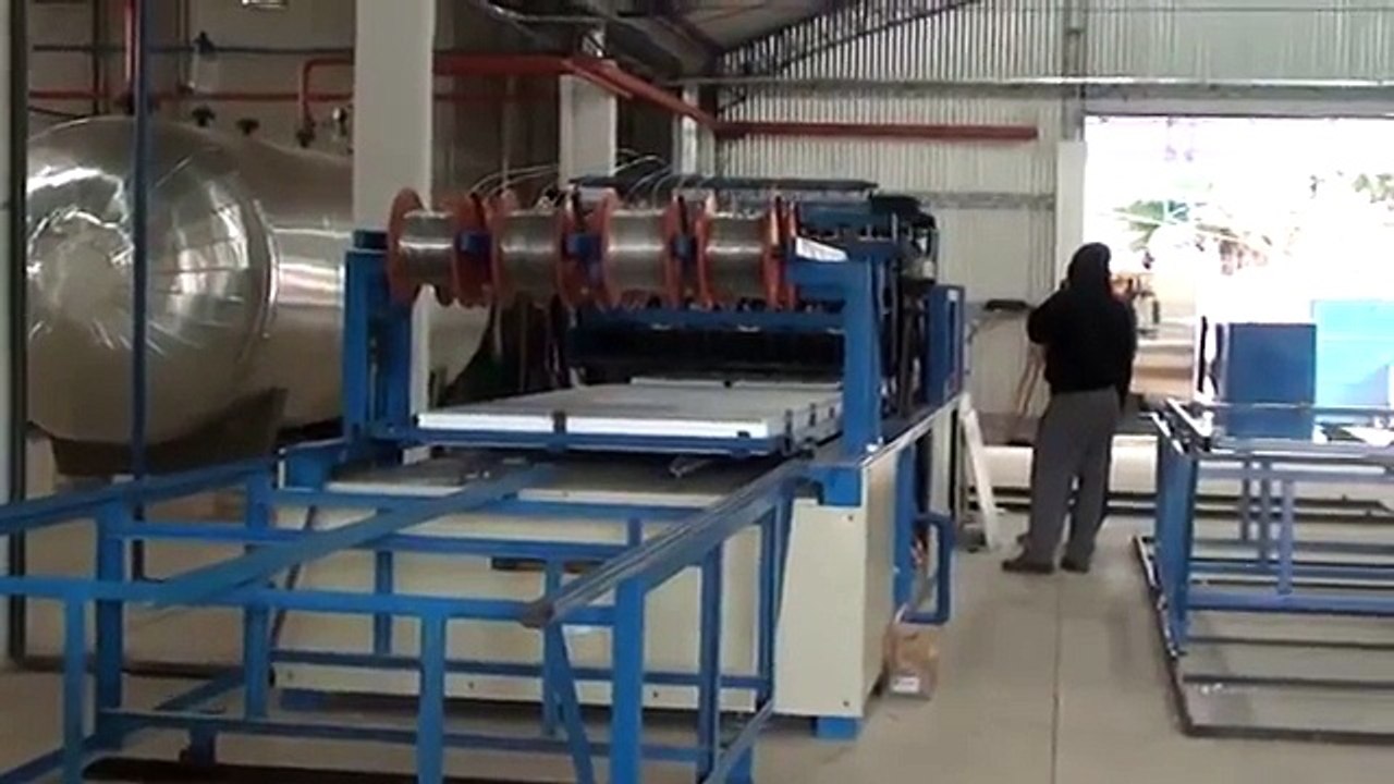 3D panel and EPS machine Video.MPG