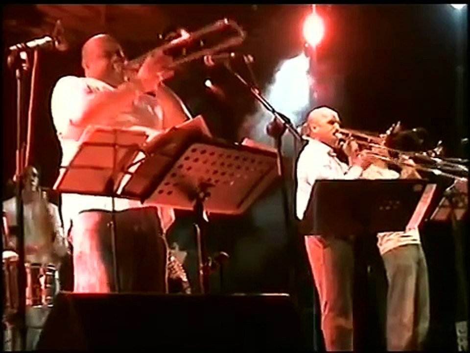 ♫ -JIMMY BOSCH RUGEN LOS TROMBONES !