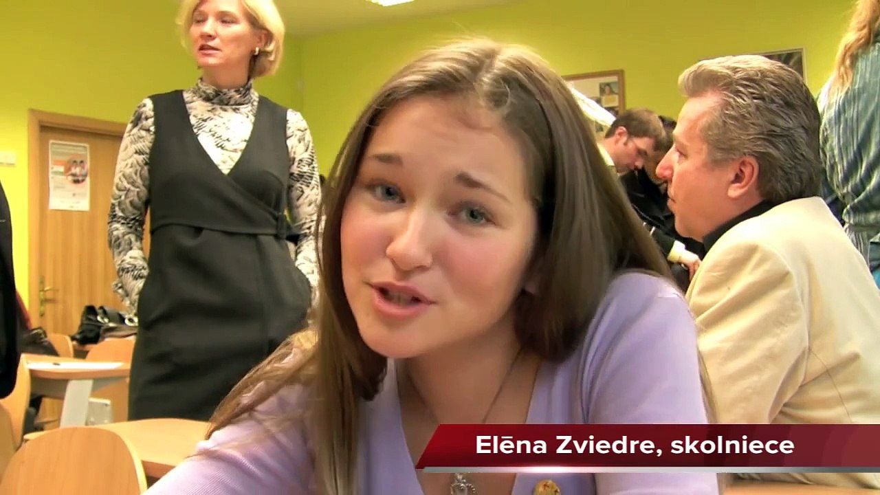 Skolēni no sadzīves priekšmetiem uzbūvē TV antenu