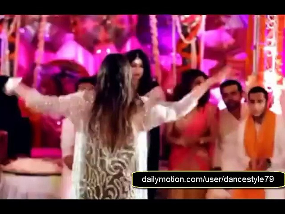 Most Beautiful Wedding Dance "Dhol Bajay" HD