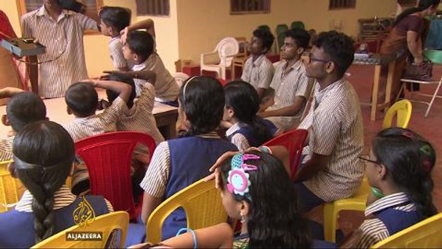 Indian device translates sign language into words