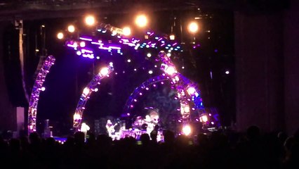 Van Halen - "Beautiful Girls" Live 2015 PNC Music Pavillion