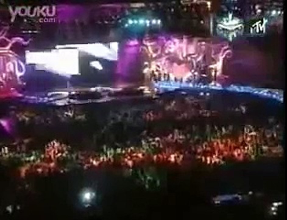 Mariah Carey Recieving The Lifetime Achievement Award @ The 2004 MTV Asia Awards