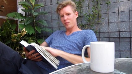 Mi nuevo amigo sueco, Eddie, lee a Tomas Transtromer