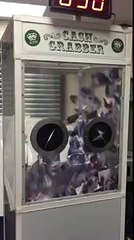 Hand Cash Grabber Machine