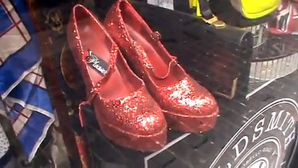 QUICK TOUR OF LONDON! | Essie Button Vlogs