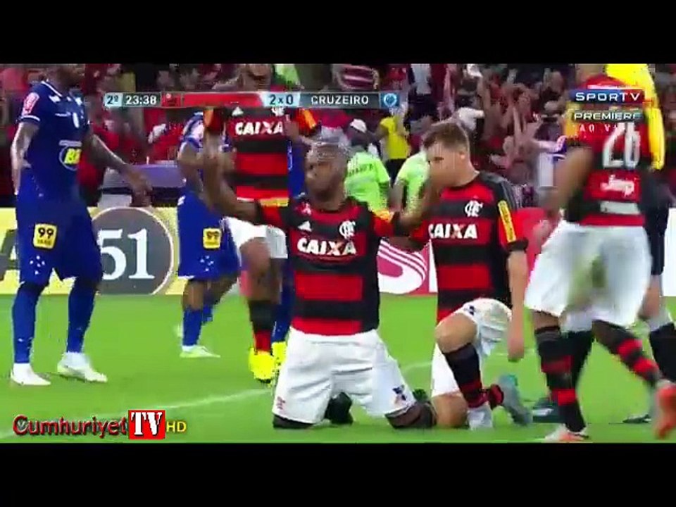 Ceza sahası dışından muhteşem gol