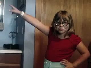 Nerdy Sister Dancing lol FUNNY