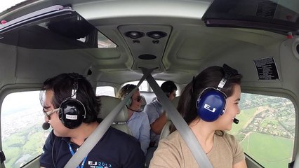 Primeiro voo com a família - Franciele Oliarte - EJ Escola de Aviação Civil