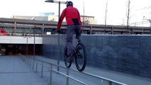 Compétences particulières: La plus longue équilibre sur rail à vélo