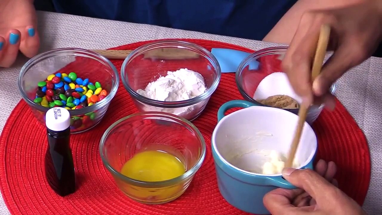 Cake Recipes - How To Make A Rainbow Microwave Cookie No Bake Cookie in a Mug?