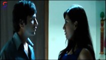 Best Ever Kissing  Scene - Shahid With Julie In Hotel Room - Me Mamu & 7