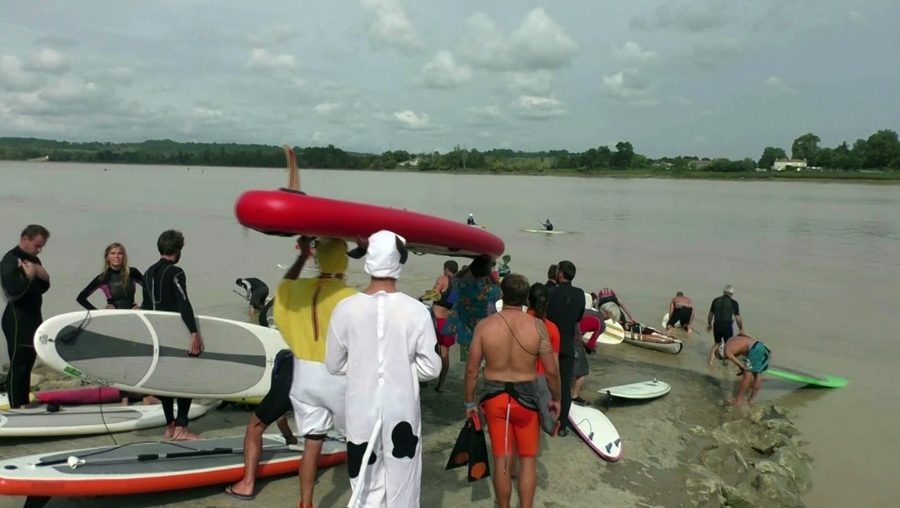 La vague du Mascaret au port de Saint Pardon - Vayres (33)