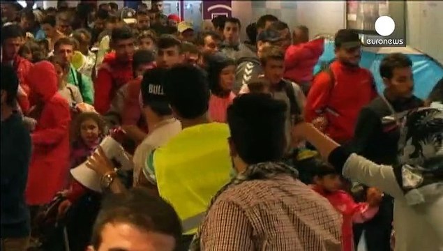 Беженцы спешат покинуть Венгрию до 15 сентября