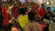 المجر تهدد بإجراءات عقابية ضد اللاجئين