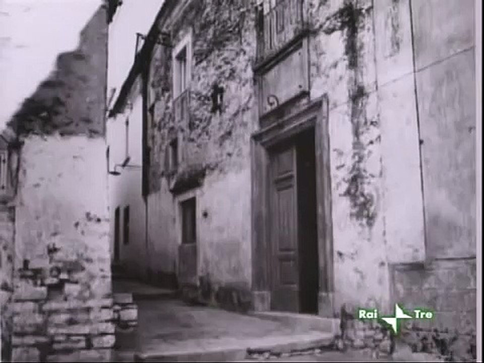 Vite Straordinarie - Padre Pio, La Storia Di Un Santo (5/12).avi