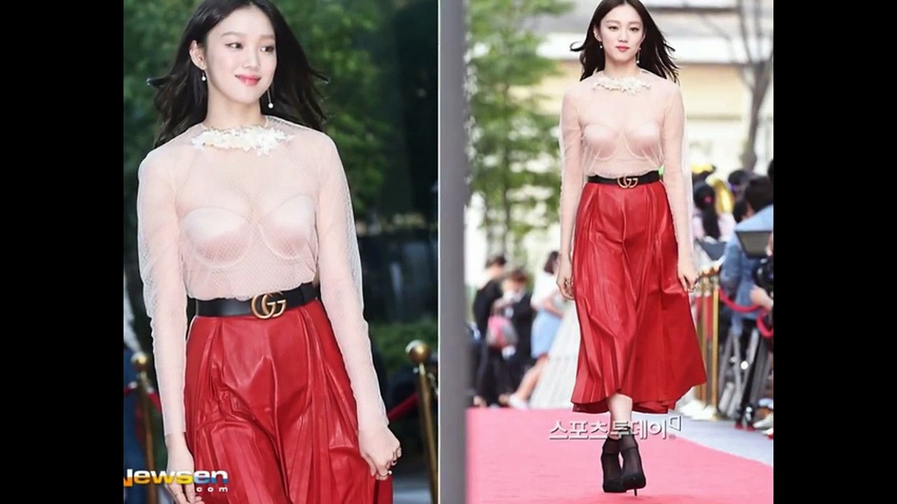 'Nàng Dae Jang Geum' mặc váy xuyên thấu trên thảm đỏ