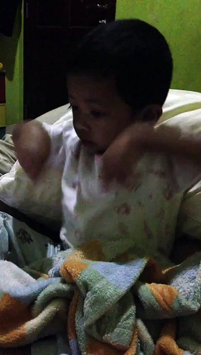 Baby iel chicken dancing - iel 19 mo
