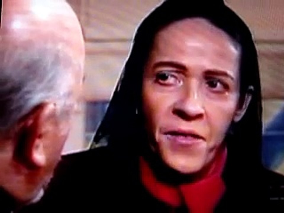 Chabela, Ciriaco le enseña a Chabelita que la tiene chueca