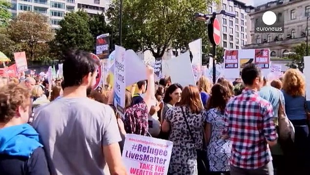 Великобритания: демонстранты в Лондоне требуют принять беженцев из Сирии