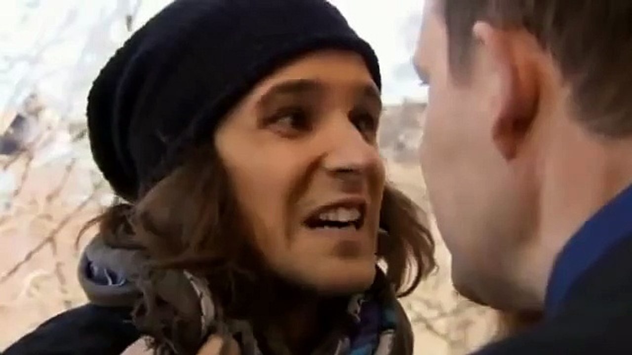 Salatut Elämät 12.11.2010 - Jiri putoaa parvekkeelta.