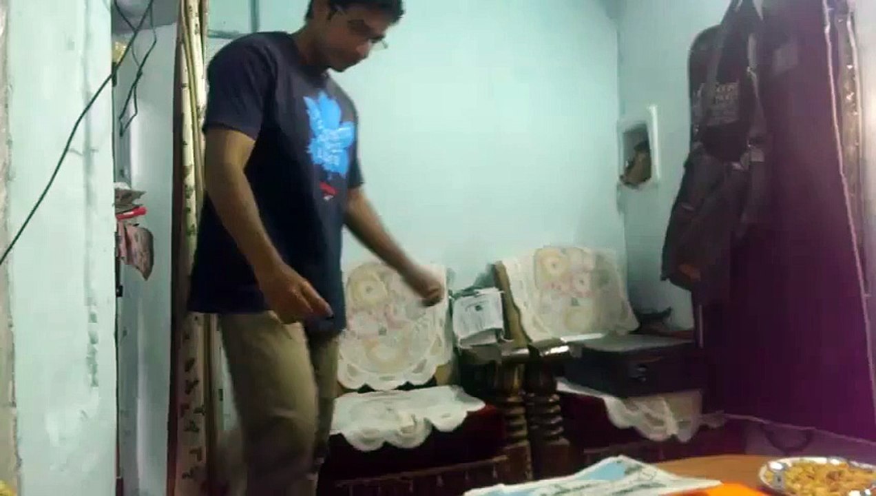 Apna paper padhna v s Shareefa padhna