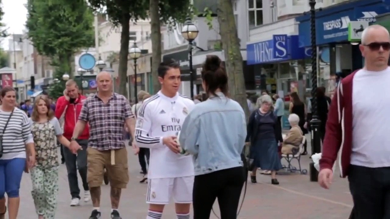 Cristiano Ronaldo Picking Up Girls HD
