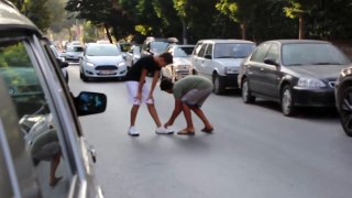 Trafik Durdurma Şakası-Stoping Traffic Prank