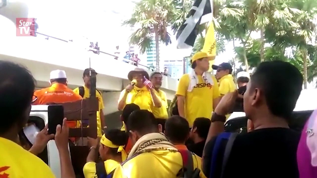 Bersih-4:-'We-meet-because-we-love-Malaysia'