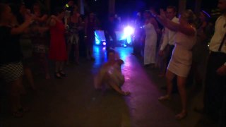 Funny Wedding video: Sisters collide
