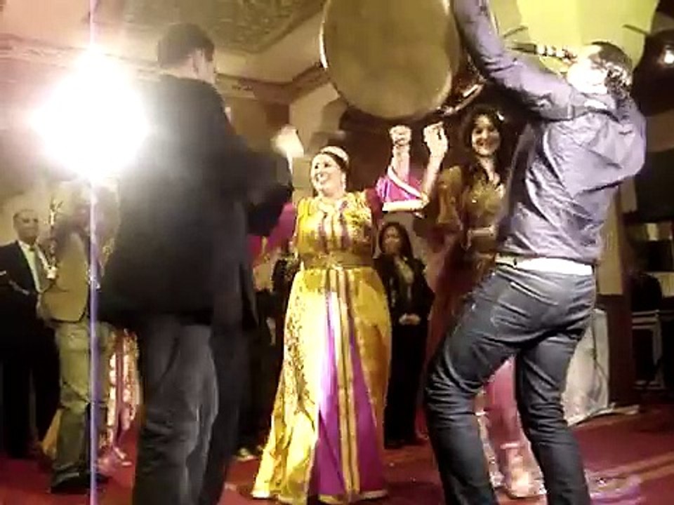 noor-la-star-marocaine-danse-au-mariage-de-la-chanteuse-saida-charaf