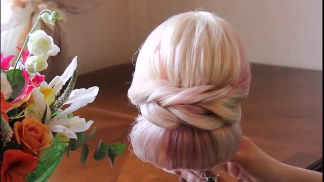 Hairstyle in the Greek style