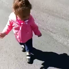 Little girl scared of her own shadow (funny)