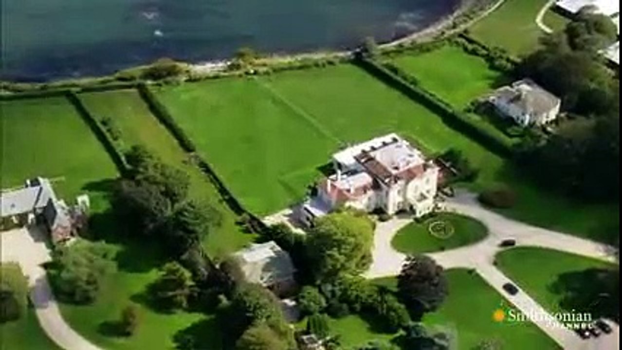 Aerial America   Where the Richest Sunbathe and Socialize