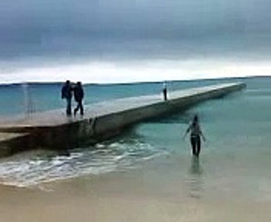 Laurie et Anne-Charlotte à l'eau