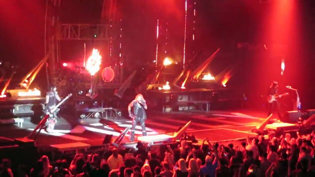 Motley Crue - Shout At The Devil ( Miami September 2, 2015)