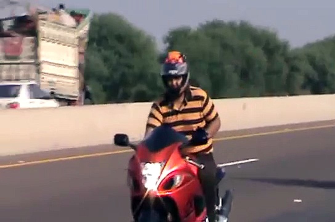 Pakistan motorway heavy bikes on 23 march 2.flv