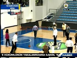 Fenerbahçeli yöneticilerin basketbol keyfi!