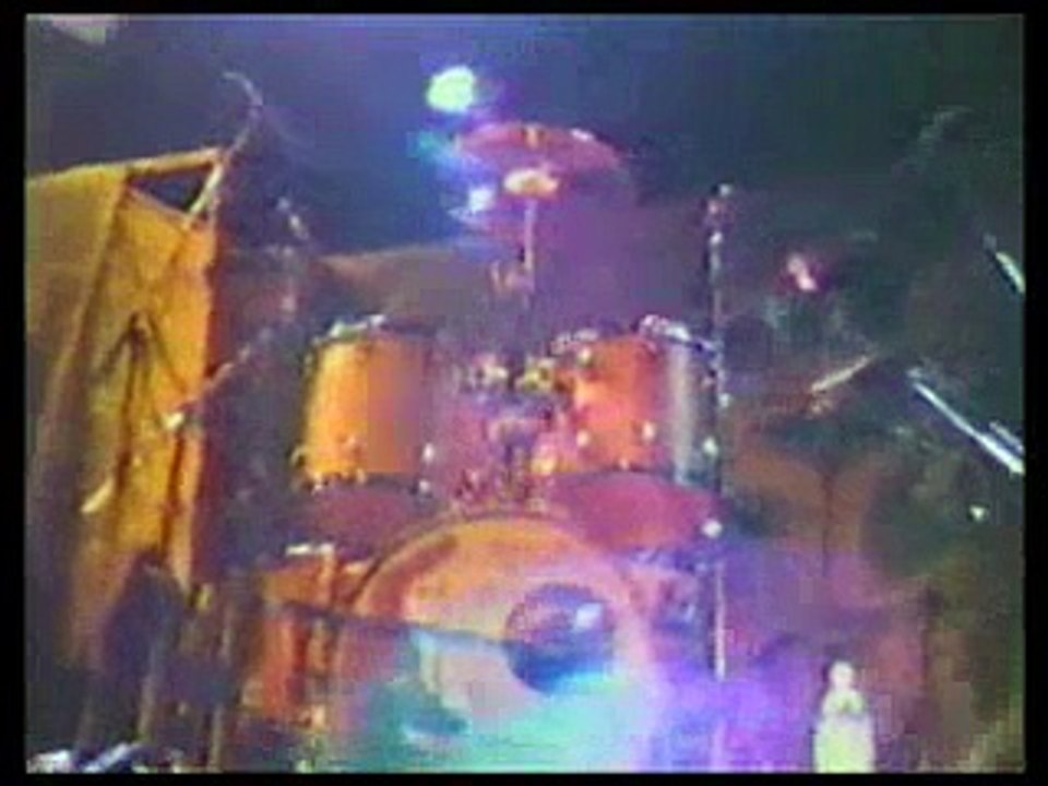 Faith No More - We Care Alot (Sacramento Sept 1989)