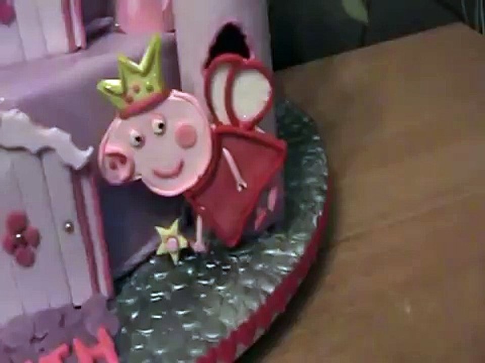 peppa pig castle cake