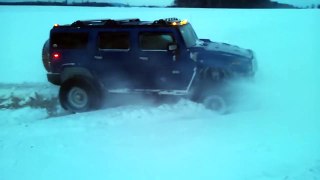 Hummer H2 in snow
