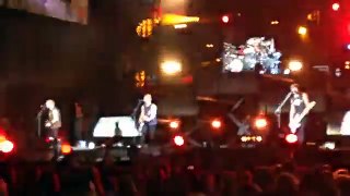 5SOS - Hershey Park 2015 - She Looks So Perfect