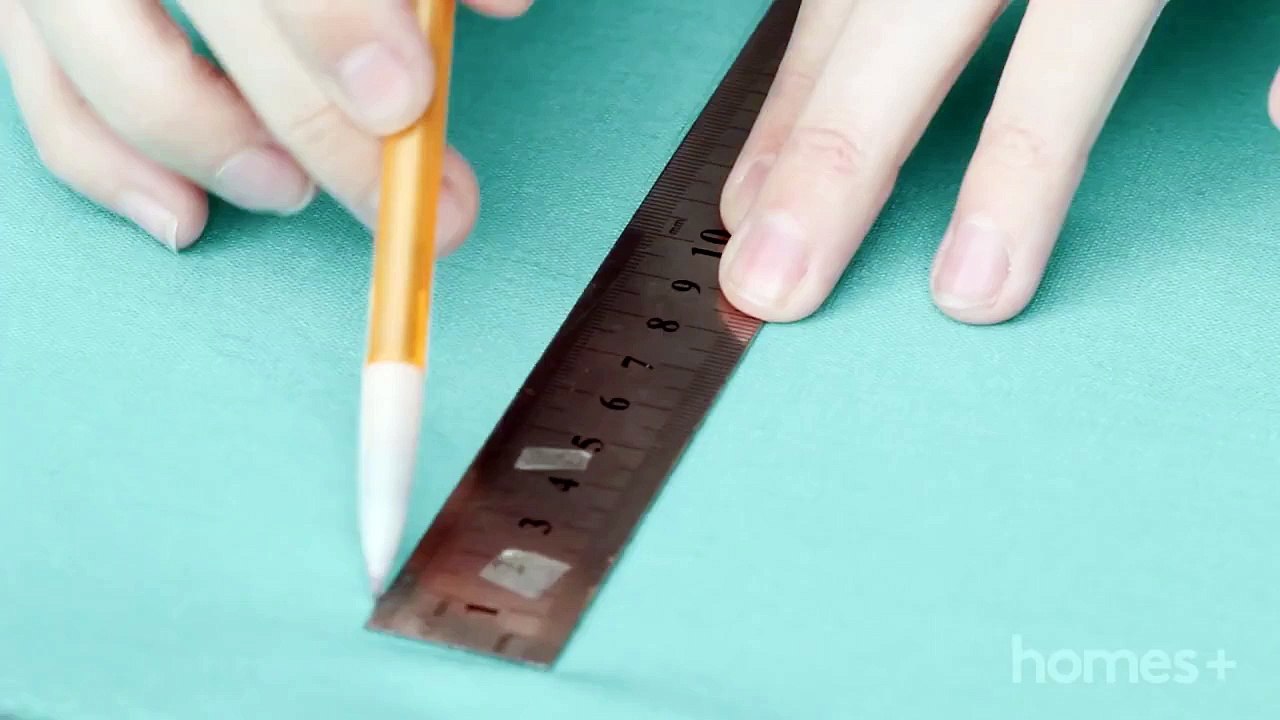 DIY IDEA: Triangle cushions - homes+