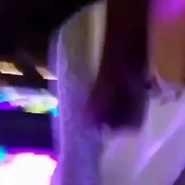 Clip gái xinh nhảy trong Bar