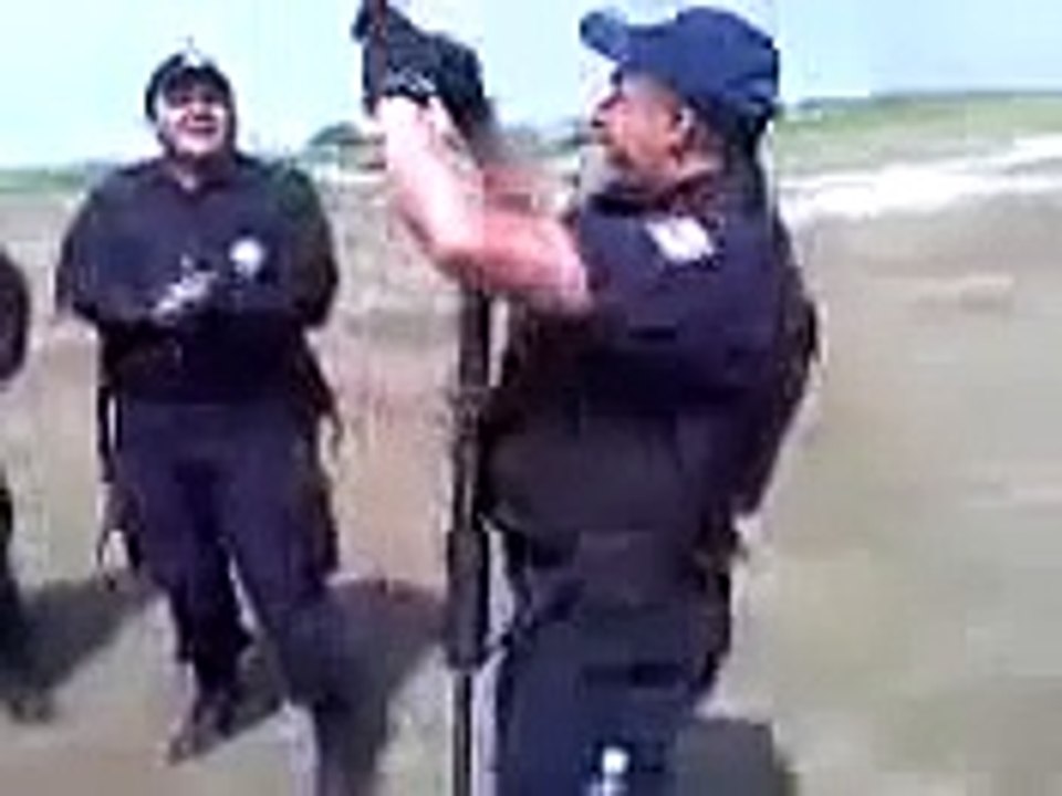 Policia Federal Bailando el Kulikitaka