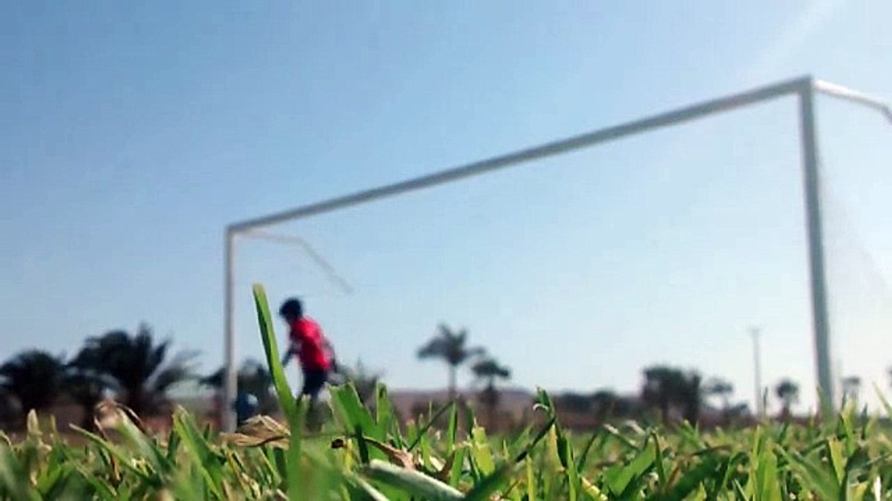 Jugando-fA?tbol-c-mi-papa