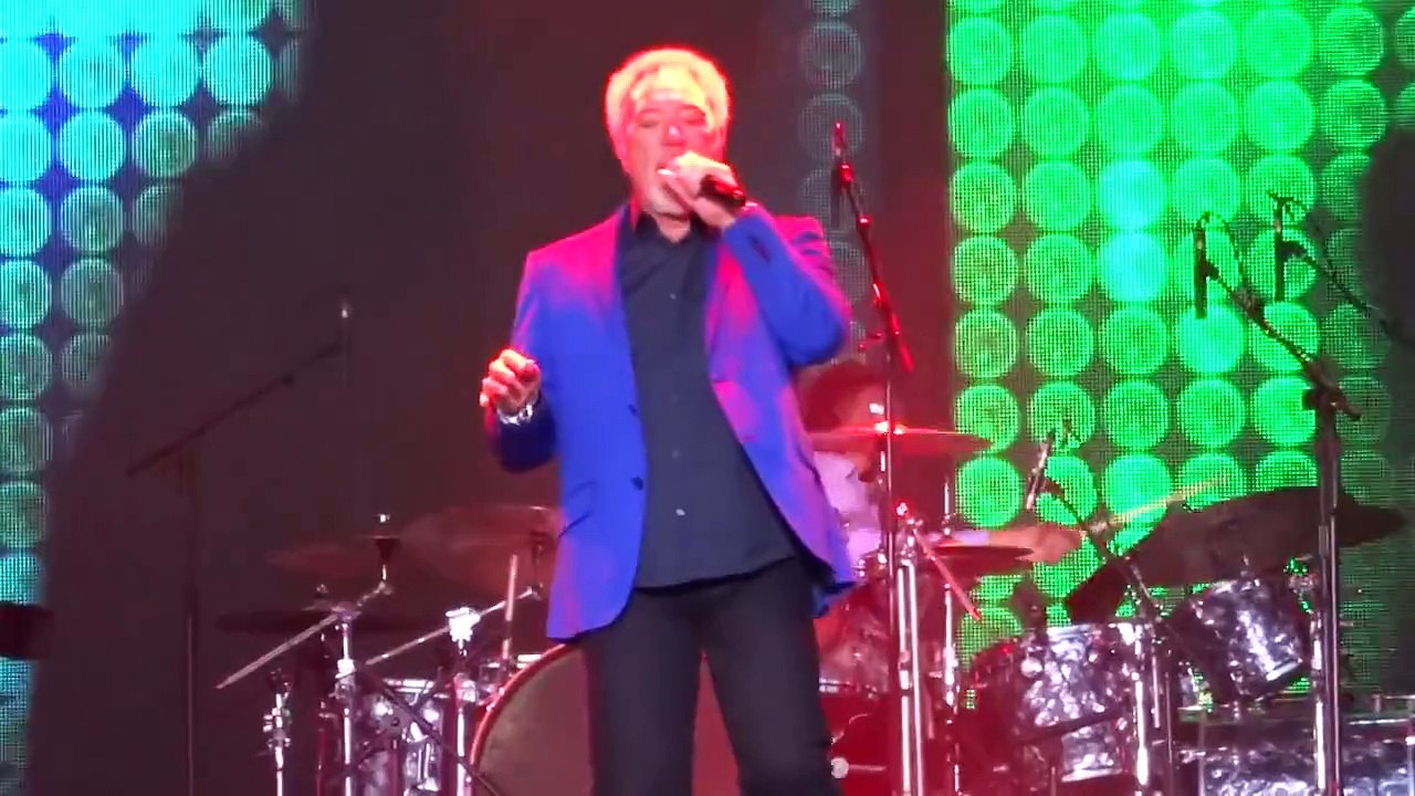 TOM JONES @ Lokeren 04 08 2015 You can't leave your hat on